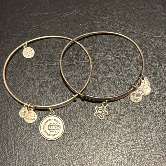 Alex and Ani Cubs and star bracelet set - Picture 1 of 1